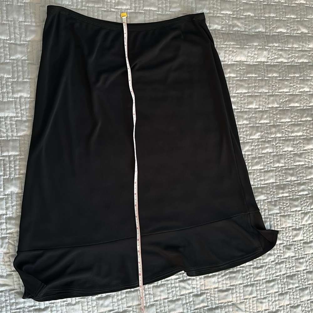 BCBG outfit skirt & top size medium in black - Picture 6 of 8
